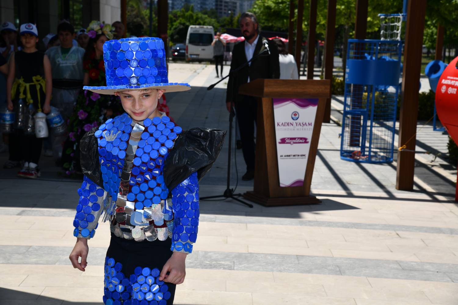 Kapaklar Çoğalsın Engeller Azalsın