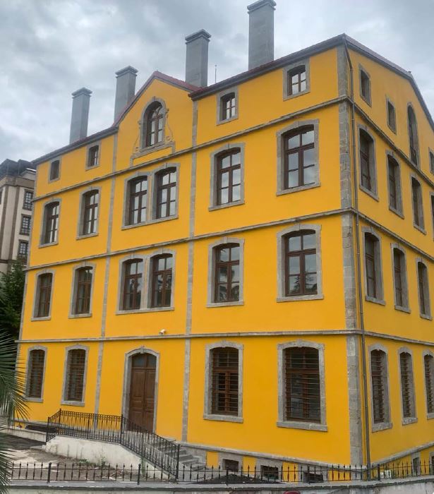 Meydan Gençlik Kütüphanesi (Eski Yavuz Selim İlkokulu) 