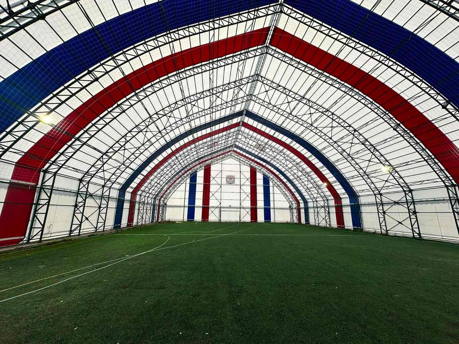 Of Kavakpınar, Tonya Kalınçam ve Tonya İskenderli Futbol Sahaları